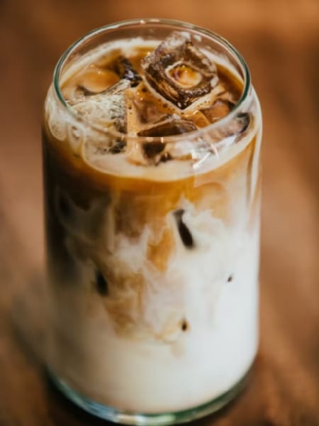 Iced caramel macchiato: easy recipe you should try in 2022